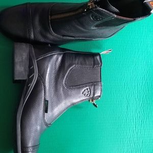 Ariat boot and chaps